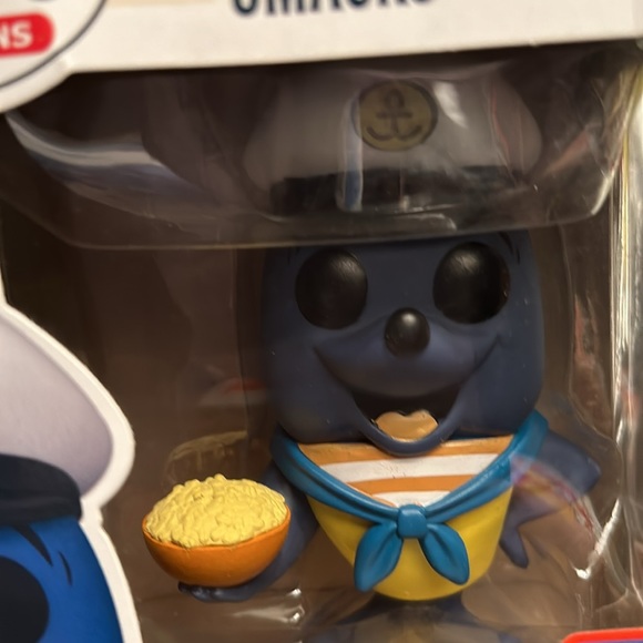 NIB Funko Pops Smaxey The Seal Figurine - Picture 6 of 6